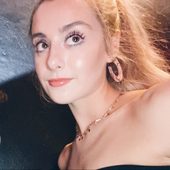 Meet your Posher, Skylar - Picture 1 of 1